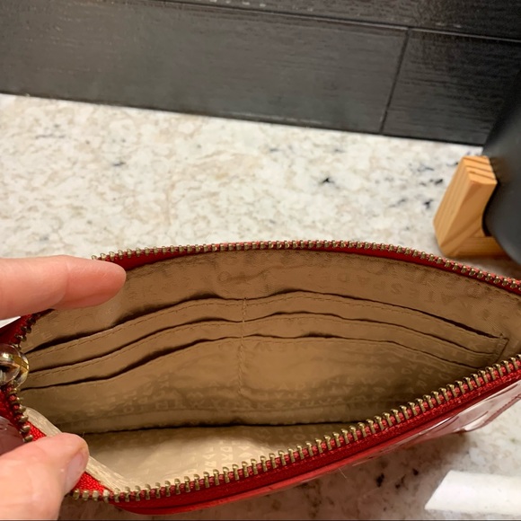 ♠️ Kate Spade Red Patent Leather Embossed Wristlet - Picture 4 of 6